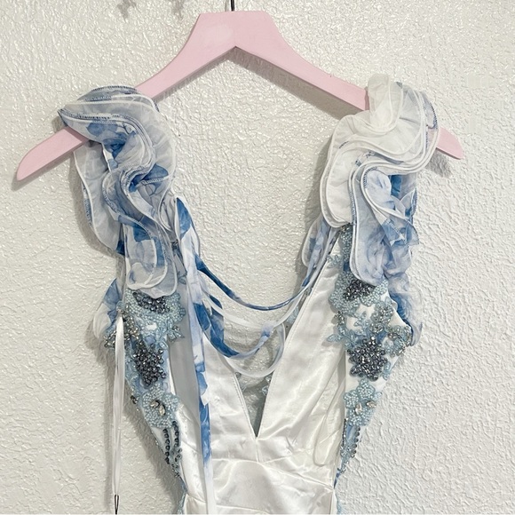 NWT Mac Duggal Floral Lace Up Tie Back Ruffle Shoulder Embellished Gown - Picture 10 of 15